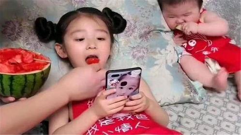 吃瓜姐姐和表弟,吃瓜姐姐与表弟的欢乐日常