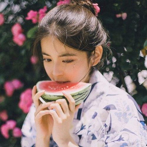 吃瓜女头像情侣,吃瓜女头像情侣的浪漫故事